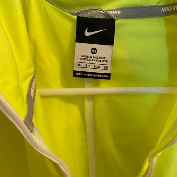 Nike windbreaker jacket - Picture 2 of 5